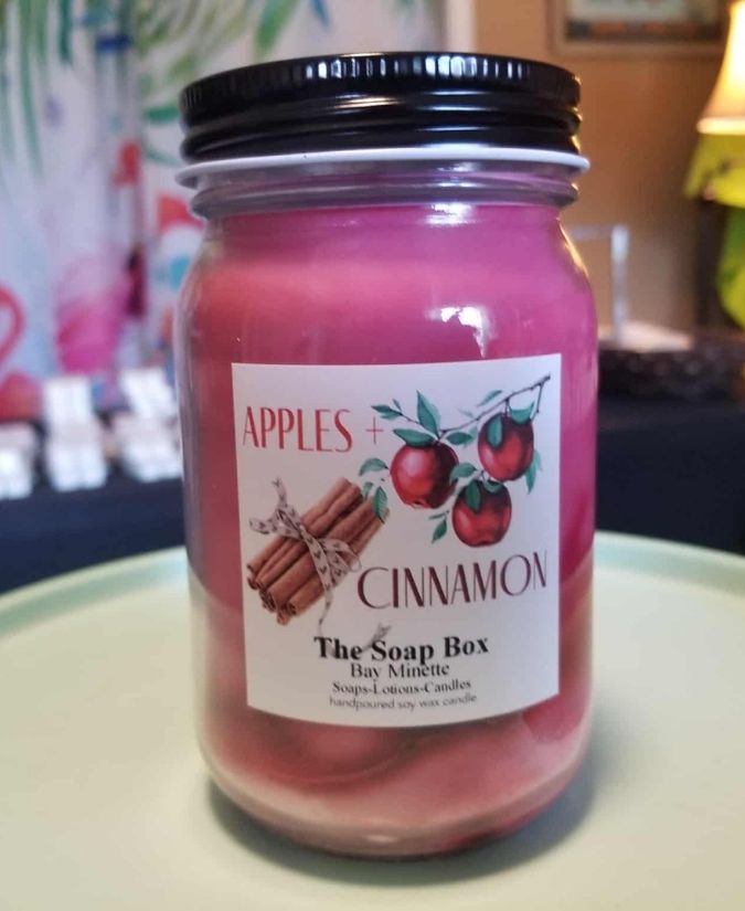 16oz Apple & Cinnamon Hand-Poured Soy Candle